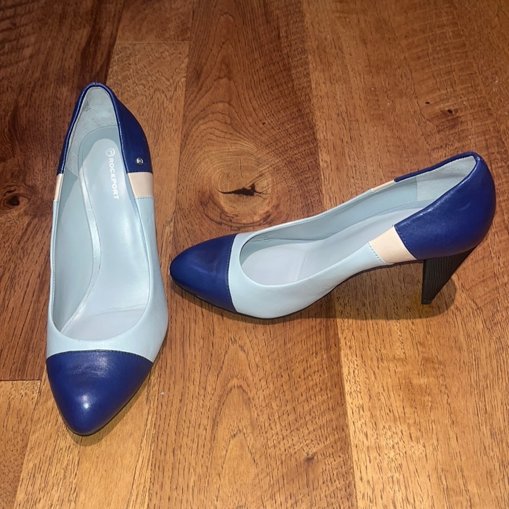 Rockport Woman’s Blue Heels Size 8